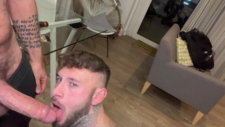 itapapixxl: 太くて未割りのペニスに乱れたフェラチオ