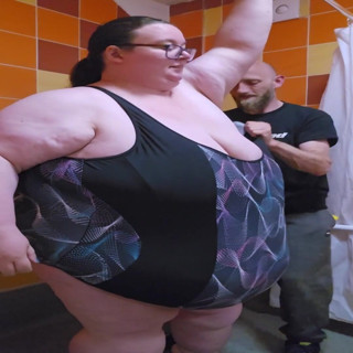 SSBBWLadyBrads: Zkoušení plavek