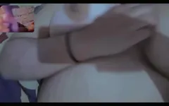 Ik doe sexcam met een fan, hij geeft me een goede afwerking