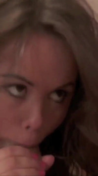 Bonita sexy e quer aprender a chupar pau