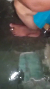 Tamil tante badend pornovideo in het dorp