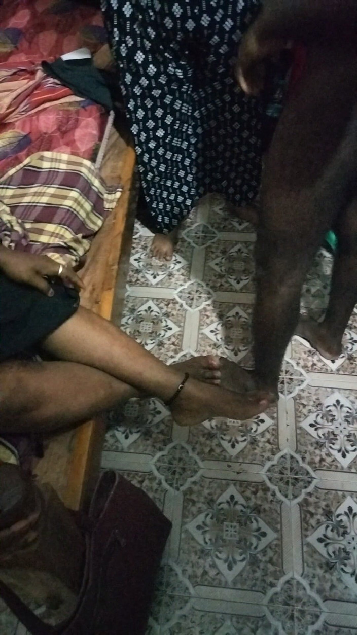 Tamil lesbian: Cewek hot ini lagi asik toketnya sambil ngobr