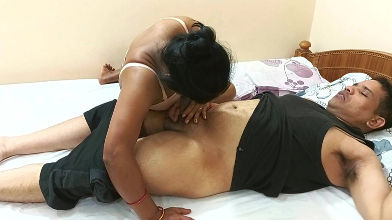 Popmini: Mumbai komşu seksi teyze penisimin üzerinde büyük götüne biniyor