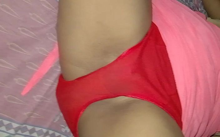Hot Bhabi 069: Mon bikini rouge canon et sexy