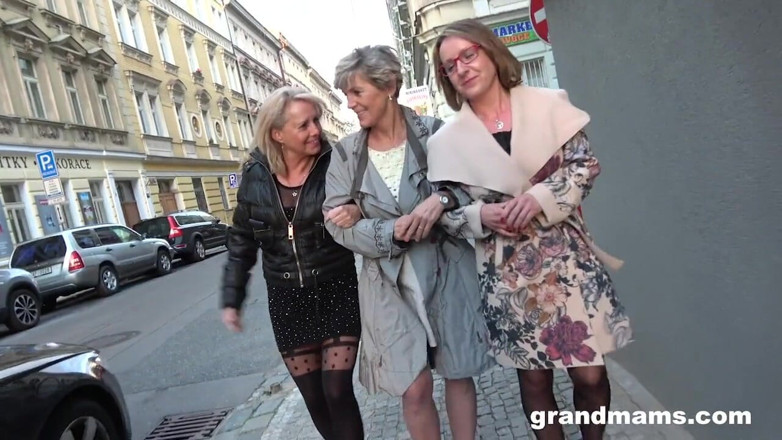 Grandmams: Foursome with grannies
