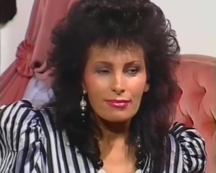 Vintage Climax: Caldo sesso a tre vintage con belle milf