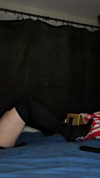 Paroháčský pár hledá chlapa s pěkným ptákem, aby ošukal tuto sexy manželku
