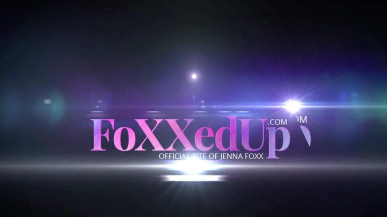 Дженна Дж. Фокс: Горячее лесбийское лизание киски с Jenna Foxx, Romi Rain!