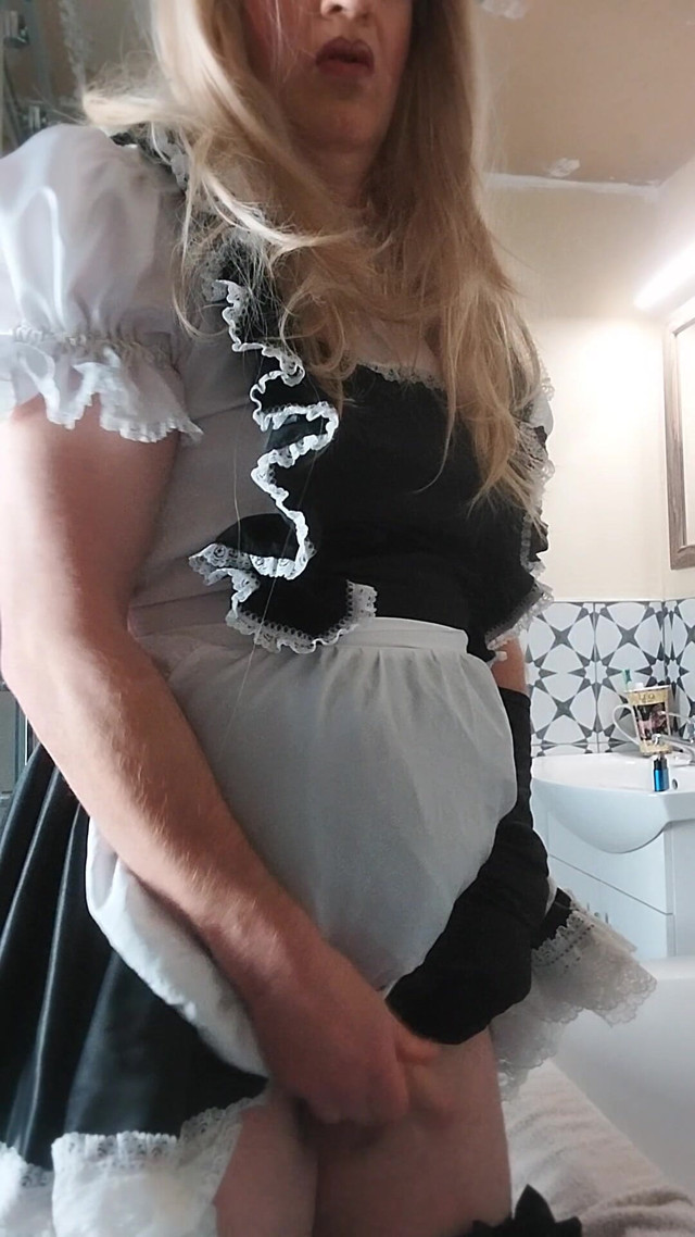 Naughty Sissy-maid Cums on Duty (Sissy Cindy) Naughty Sissy-maid Cums on Duty (Sissy Cindy)