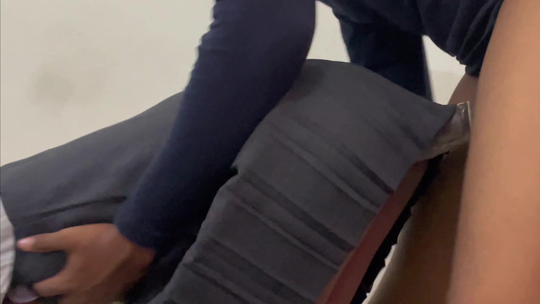 Petite Erotic Africa: La piccola studentessa della sierra leone non può lasciare da...
