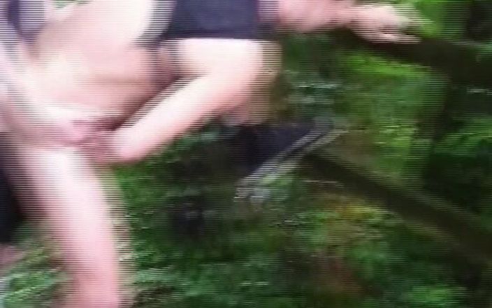 Maxence Angel: Gaynaughtywelsouple Fuccks Maxence在树林里