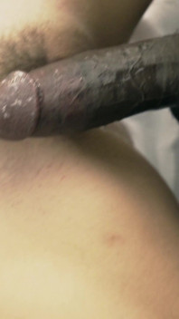 Mężulek dzieli się swoją szczupłą latiną żoną Puta z dużym blacked dick movers część 2