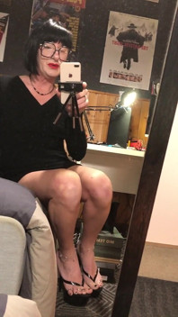 Cermin cermin di dinding... Siapa Yang Berapa Seksi Mereka Semua?