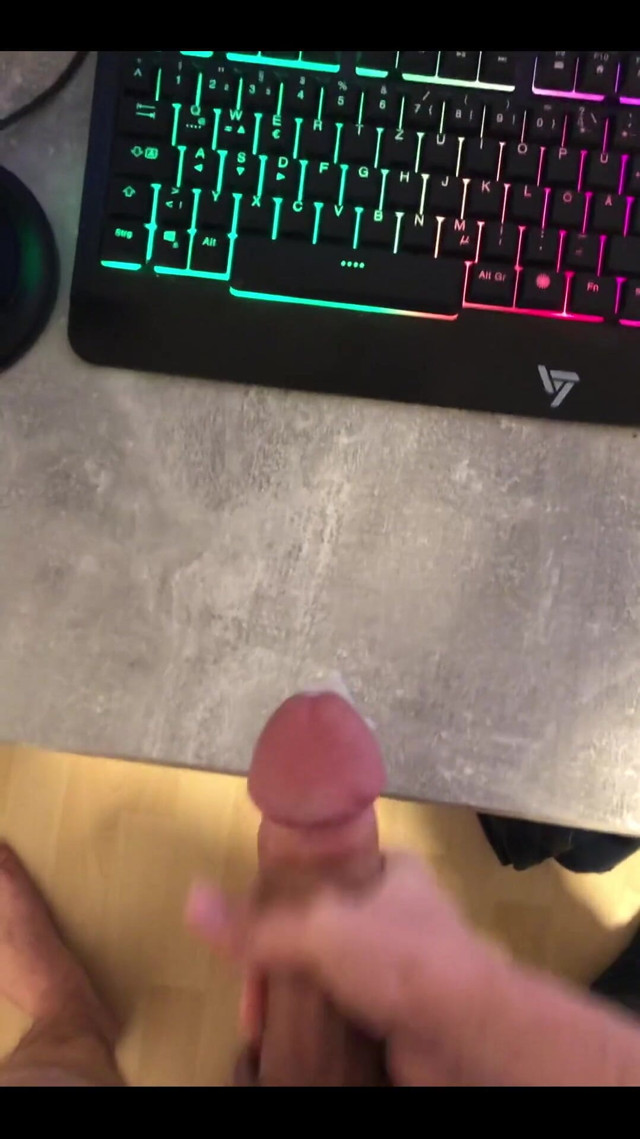 Cumshot of Tonights Show (Hotlover1995x)