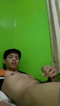 Pinoy Twink Quick Jerk off
