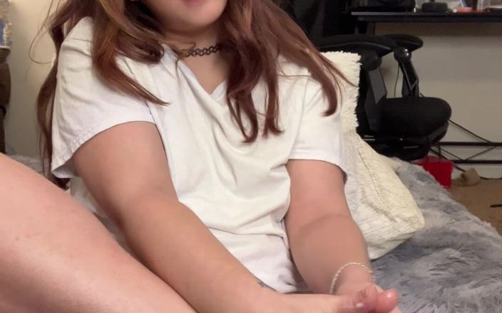 Alli Anderson: 로션으로 내 발을 문지르다