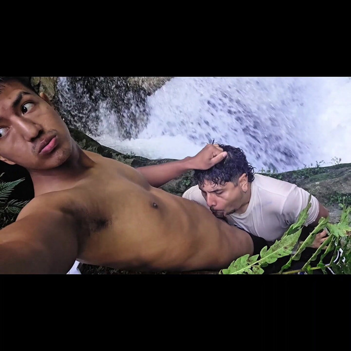 Deiby Latino: Hombre Indio Follando a Joven Gay En Una Cascada