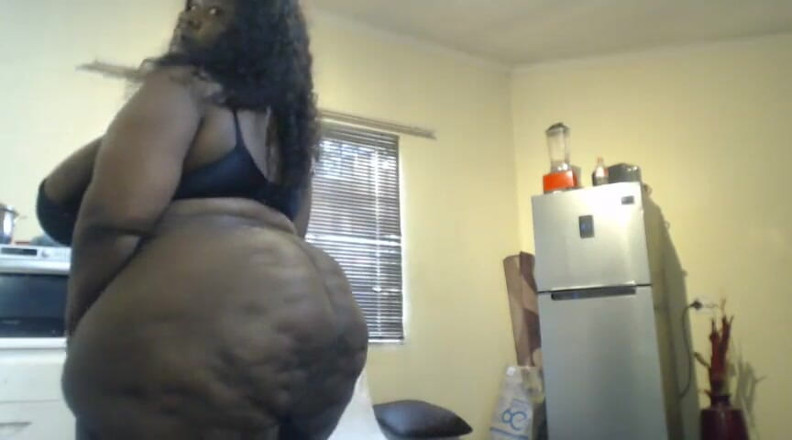 Legendary Booty Overdose: SSBBW MILF Stripteasing