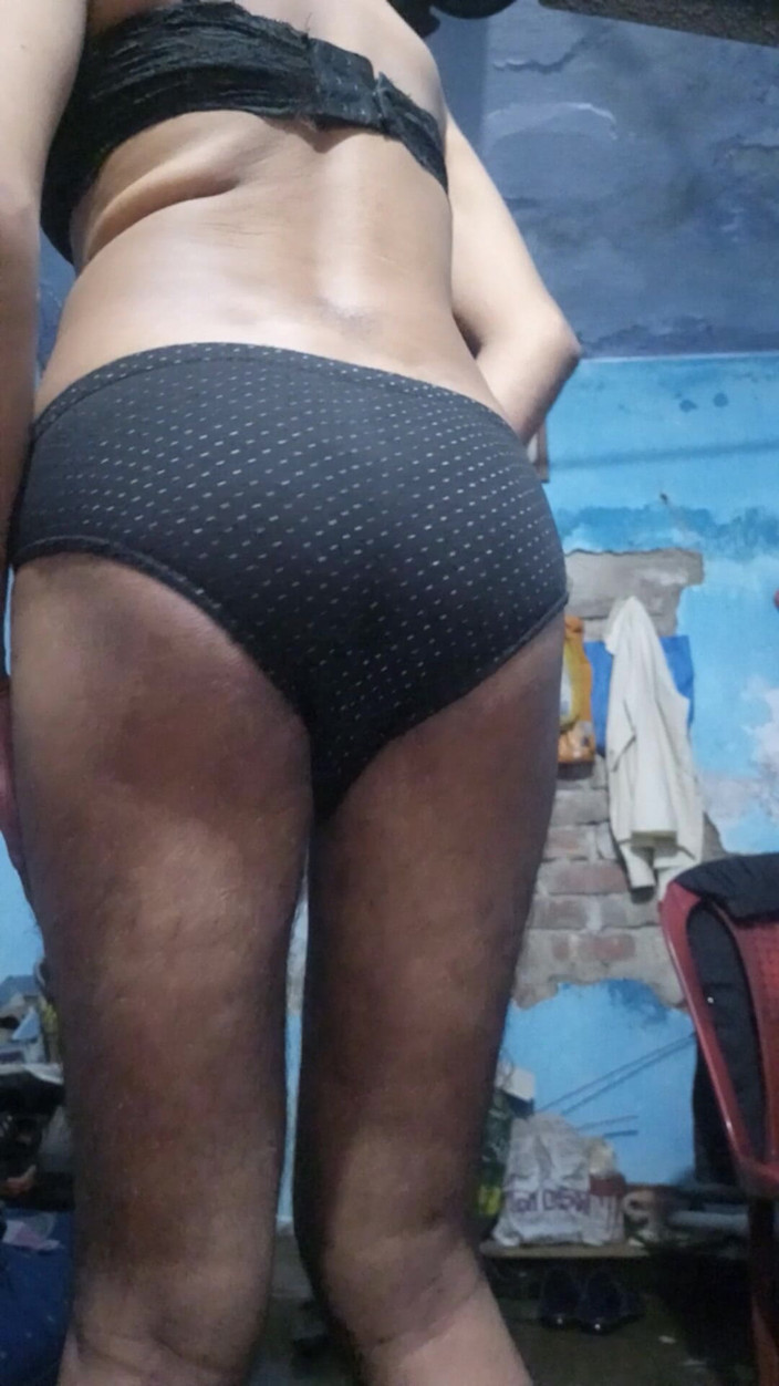 Lustyizlife: Młody indyjski Sissy Femboy nosi stanik i majtki swojej przyrodniej...