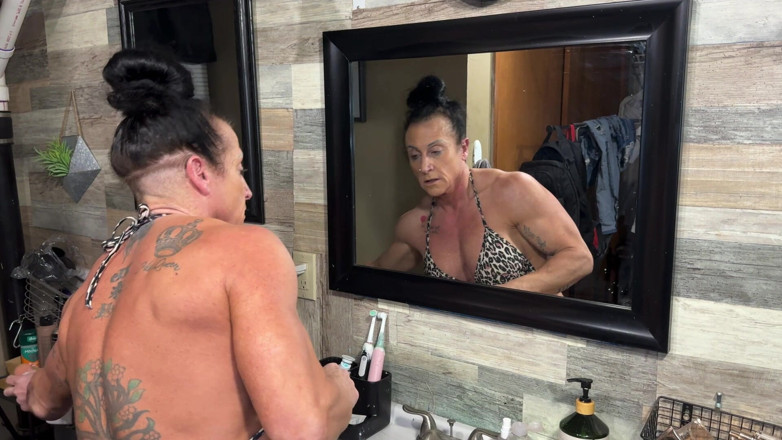Kandylegsxxx: Niezen door make-upkandy is allergisch voor glamour
