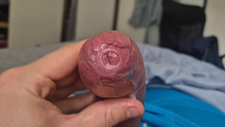 GloomyChase977: Prim-plan cu spermă în pulă cu picurare