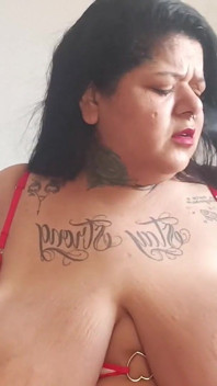 Fumando Com Peitos De Fora