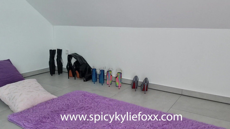 SpicyKylieFoxx: Kafamın üzerine nasıl lastik geçirip patlatabilirim?