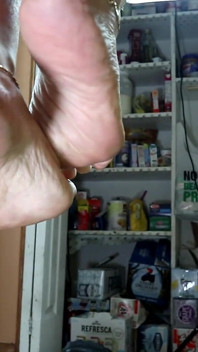 Mój hydraulik dostał footjob