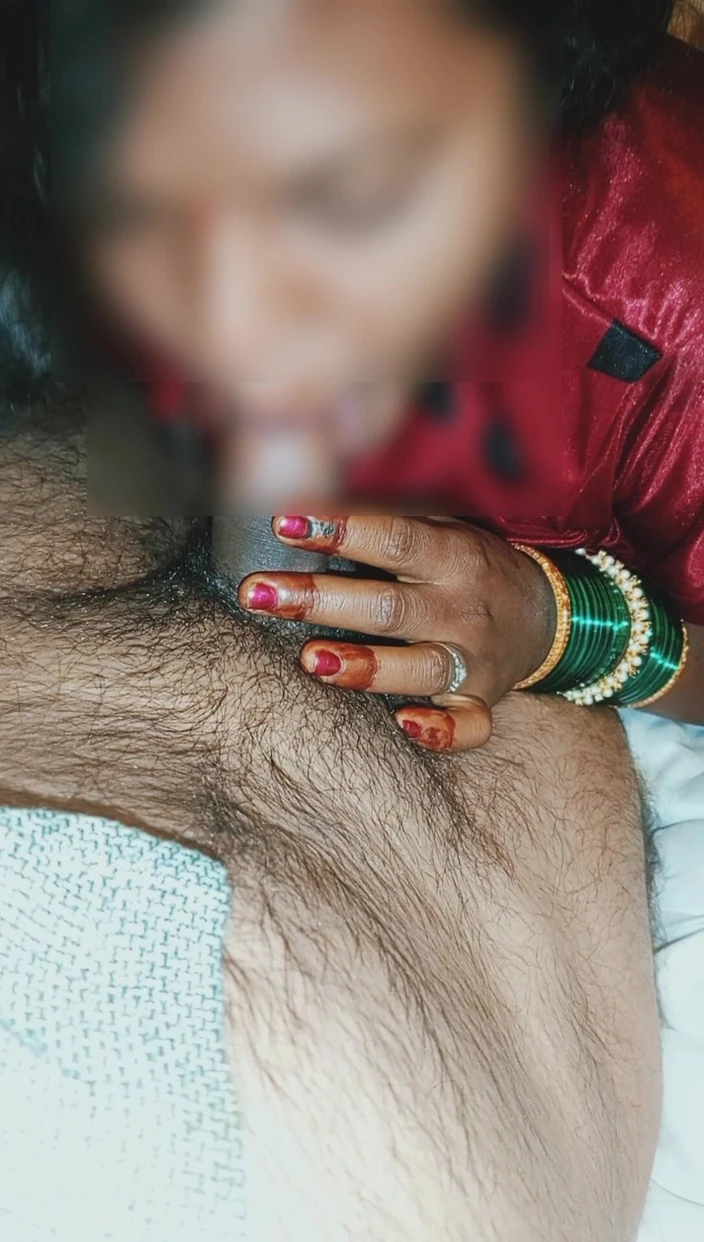 Harder299: Nadržená manželka saje ptáka a je ošukaná manželem velmi sexy.