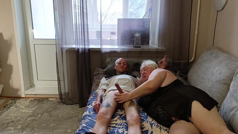 Zona901: Macecha miluje, když dostává sperma do pusy