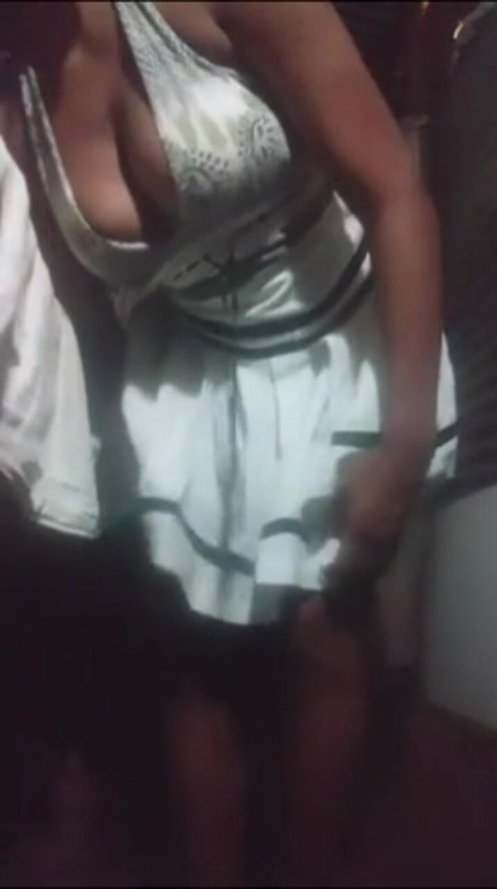 Dorelviss: Tバックの紐、ちゃふれて短いモップ、すべてレースでセクシー