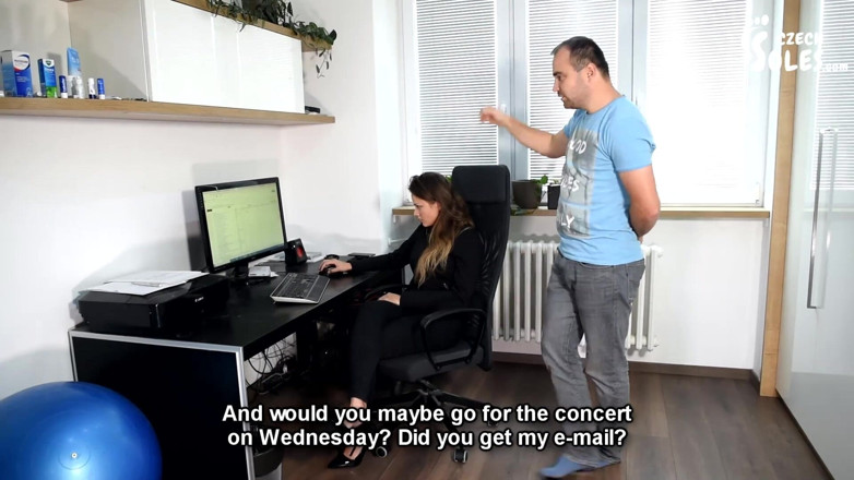 Czech Soles - foot fetish content: Cadangan yang tidak sesuai di tempat kerja membawa kepada sembah...