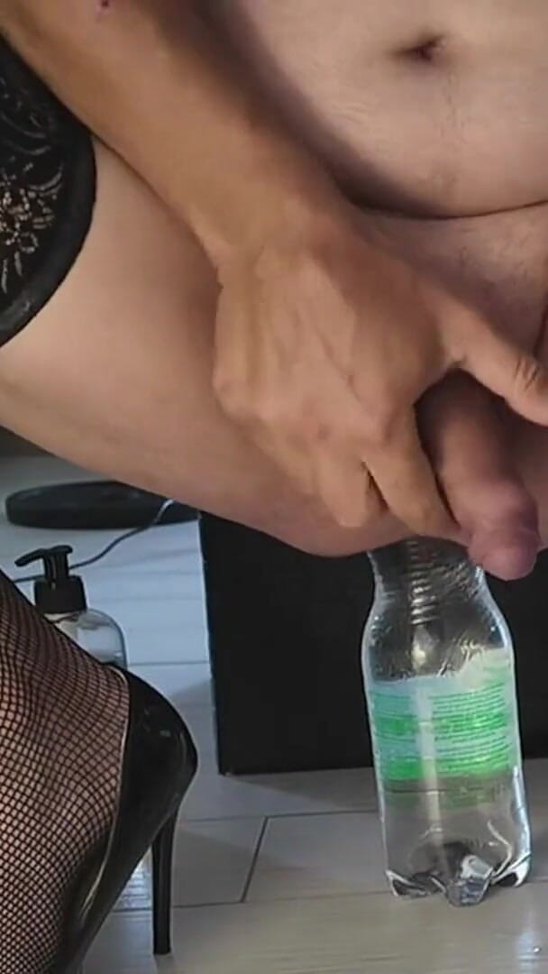 A Big Bottle in the Ass.mp4 (Giusy cd)