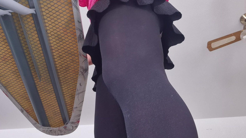 SavageHeater59: アイロンがけしながらスカートの中を見て