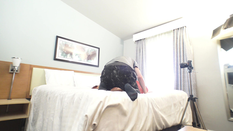 Conor Coxxx: V zákulisí šukajícího zadku video natáčení s Holly Lace