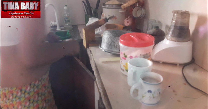 Tina Baby: Moje služka v cheeththě šatech škádlí mě Whife je pryč
