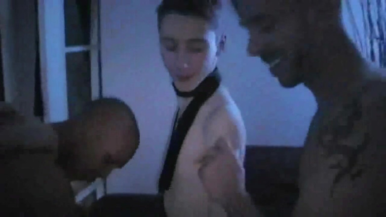 Gaybareback: Amatoriale gang bang sesso di gorup a Tolosa