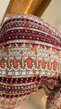 Egyptská krásná velká prdel & těsná kundička sexy macecha uvízla pod postelí pak ode mě chce drsný anál