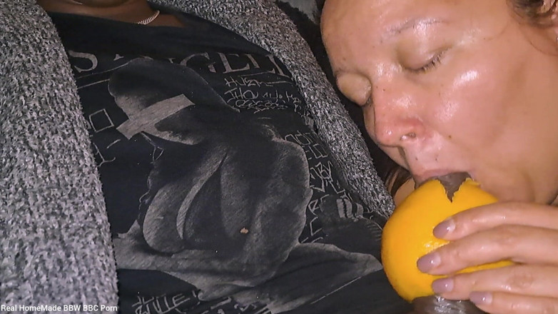 Real homemade BBW BBC porn: Dává manžílkovi kuřbu lízání a bušení mé kundičky sténající orgasmy