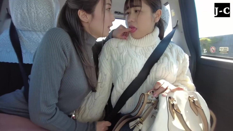 J-Cams: Hai người phụ nữ chia sẻ một ngày táo bạo...