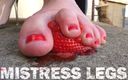 Mistress Legs: 草莓美味的脚挤压