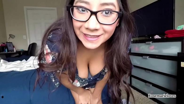 RosemarieLoves: O mamă sexy reală încearcă chiloți, Pizdă Wedgies, Bush, Pussy Peeks