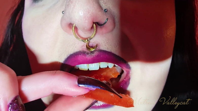 Mxtress Valleycat: Giantess Feast