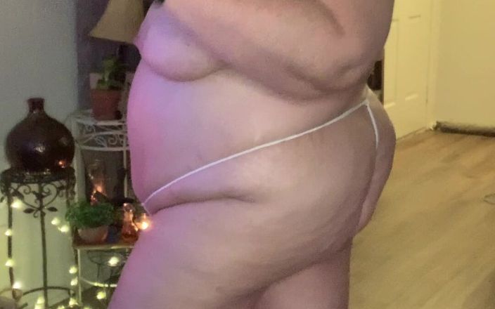 BlancaGirlBBW: Si cantik merokok dengan sepatu hak tinggi merah