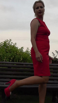Ich habe heute nacht mein rotes kleid bekommen - teil 1
