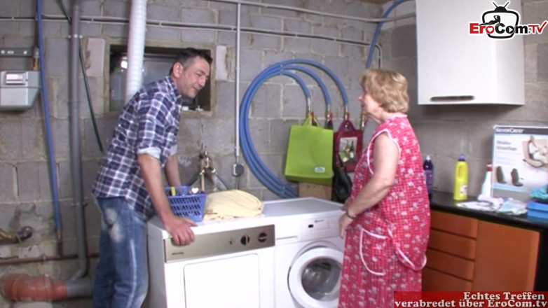 EroCom: Old German housewife with saggy tits gets fucked by neighbour...