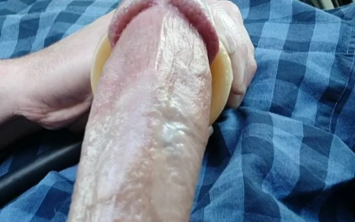 DMVToyLover: Sex machine making cum fly out like a blender. Part 1...