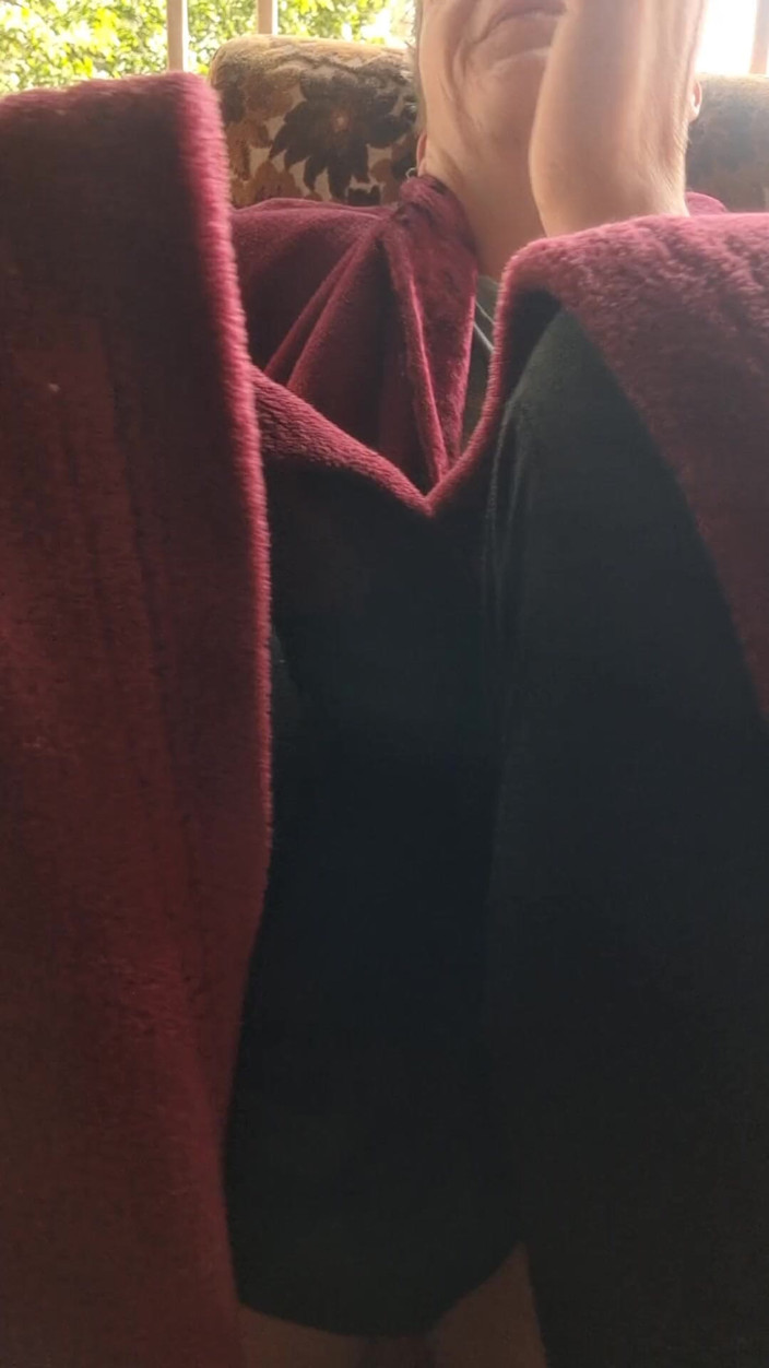 ZenitheBloodRose: 露台玩耍和抽烟