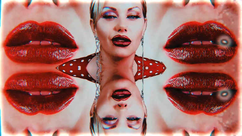Goddess Misha Goldy: Rauchendes lipsoholia! SCHLEIFE!!!
