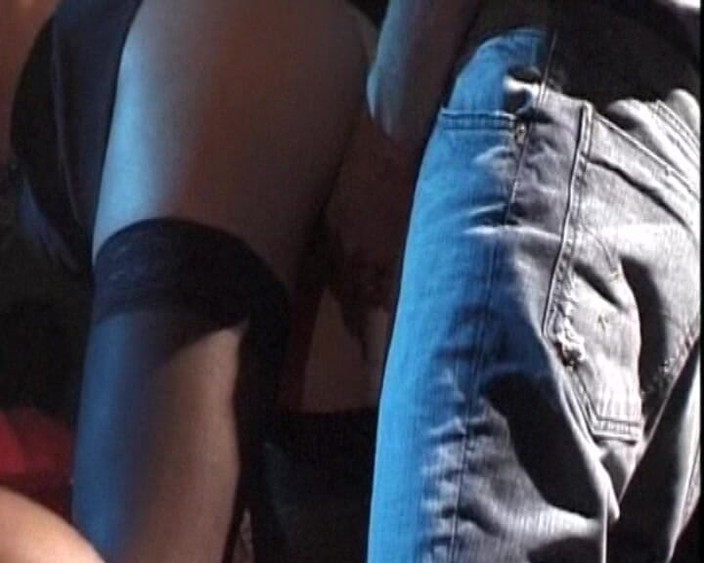 German Porn: Cewek rambut pirang ini dientot habis-habisan sama kontol besar sampai...